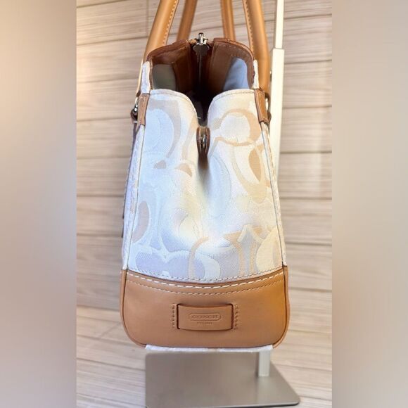 044-Coach:11818 Hampton Optic Brown Signature C Jacquard Cream Leather Handbag - Picture 3 of 12